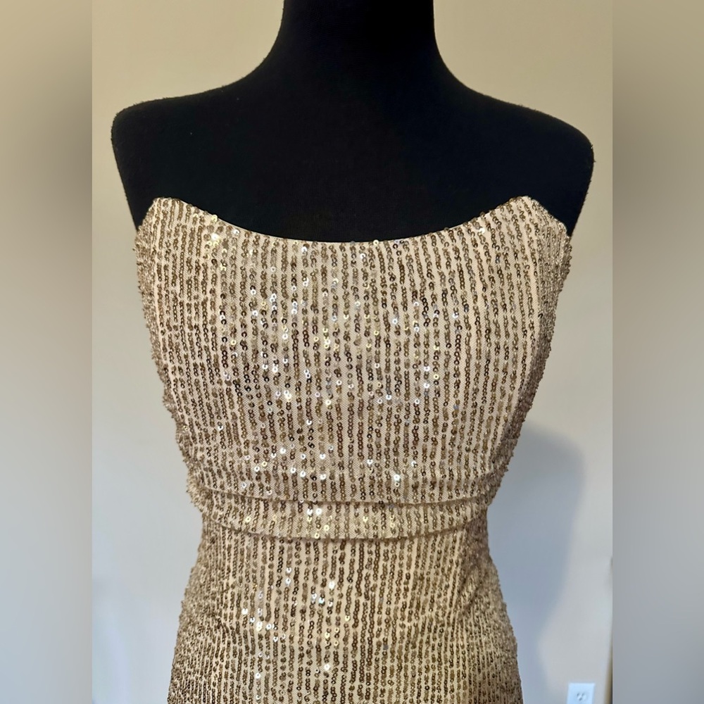 Haute Monde Gold Sequin Strapless Bodycon Dress Knee Length - Picture 7 of 9